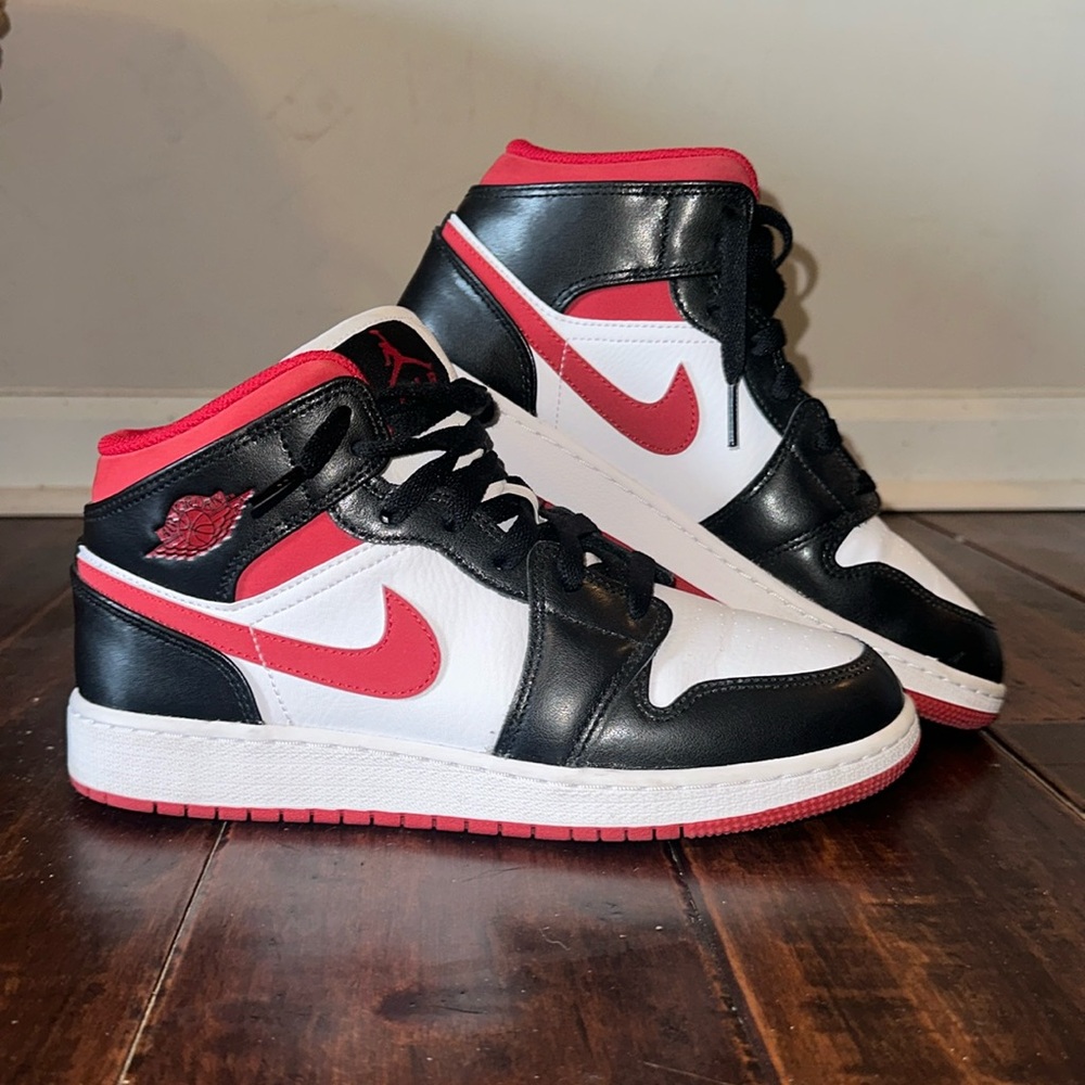 Air Jordan 1 mid